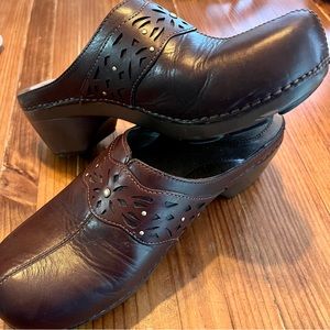 Dansko Clog Sz 41 (7.5/8) Leather Brown 2” Heel Nurse Teacher Comfortable